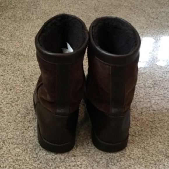 Ugg Brown Leather Children’s Boots - Picture 5 of 8